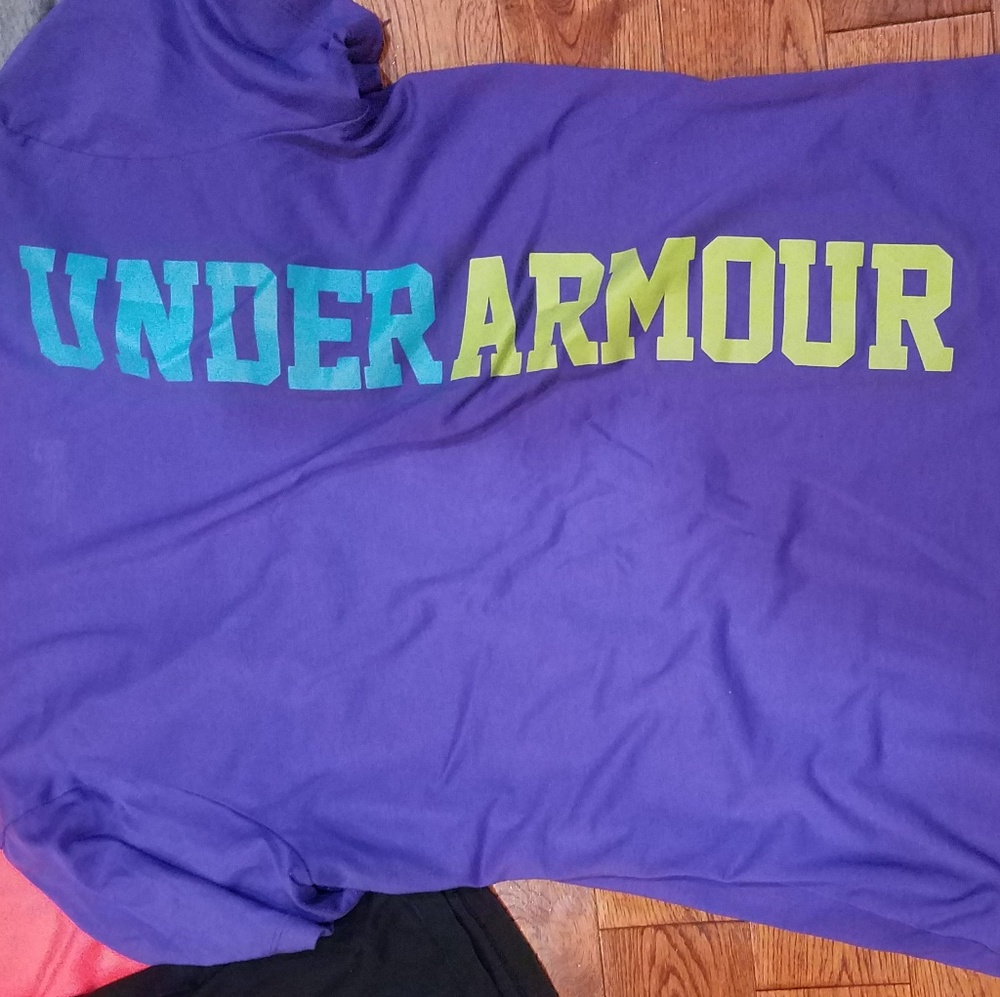 Workout shirts - Picture 2 of 6